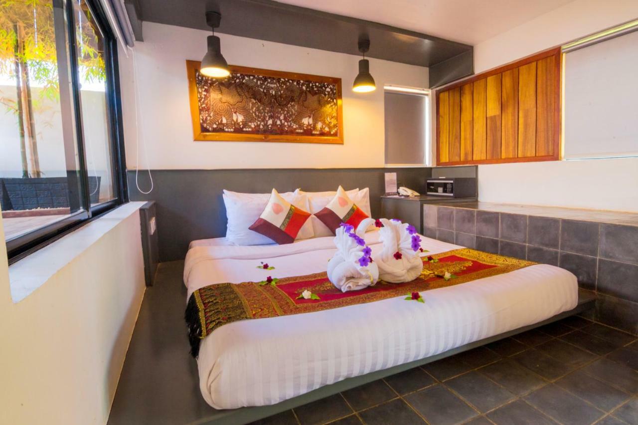 1004 Boutique Hotel Siem Reap Exterior photo